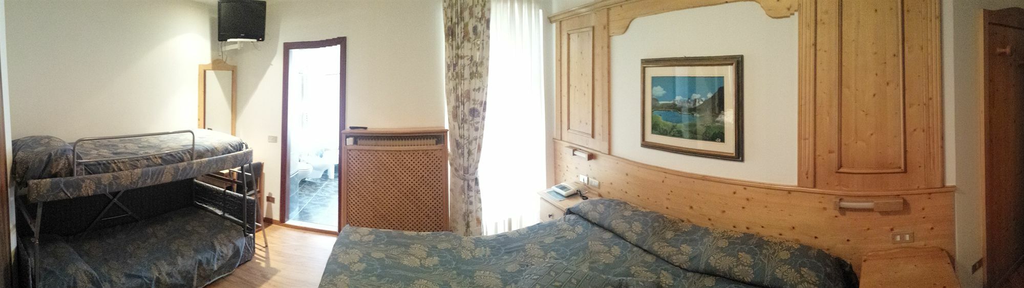 Hotel Corona 3*